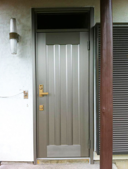 玄関ドアのリフォーム工事施工事例　那須塩原市(2013.06.01)